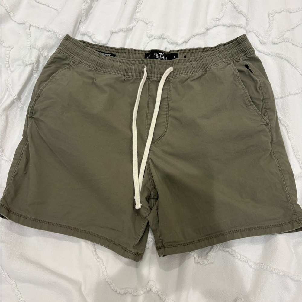 Hollister Men's Jogger Shorts Olive Green